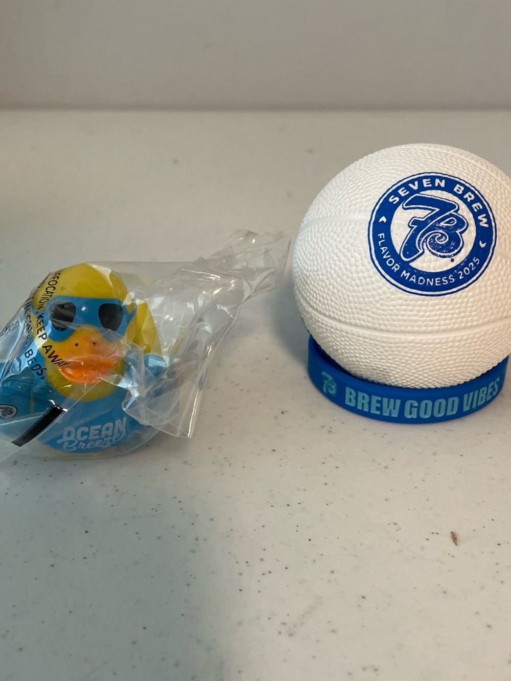 7 Brew Blue Ocean Breeze Yellow Duck Flavor Madness Foam Basketball & Bracelet